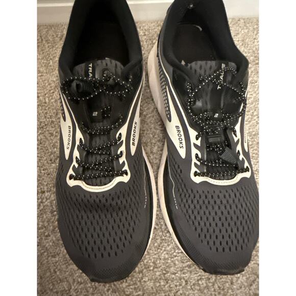 Women's  Brooks Trace 2 in Black & White Running Walking Athletic Sneaker, sz 10 - Picture 8 of 11